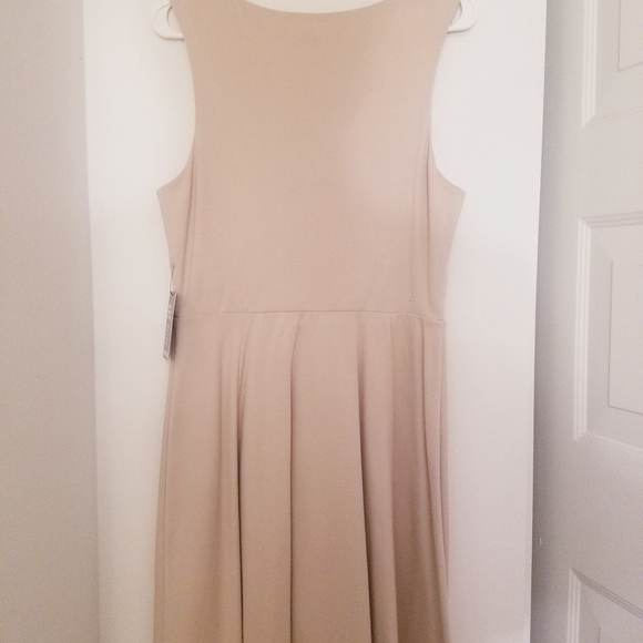 Express Deep V Dress NWT - Picture 3 of 4
